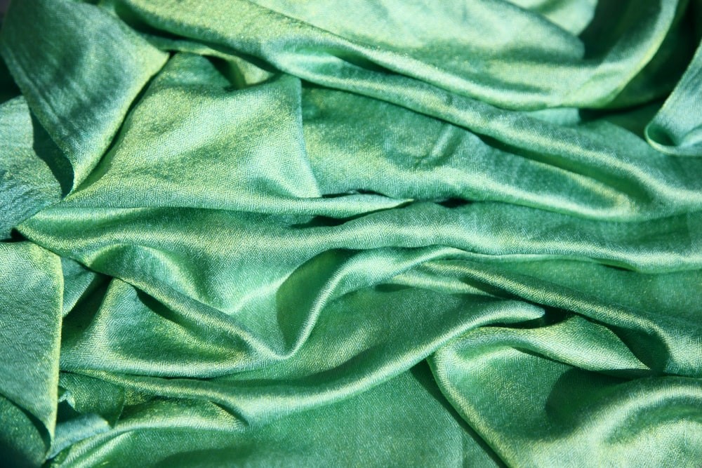 Green-linen-table-cloth