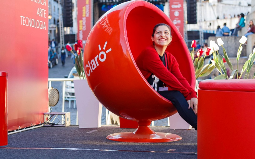 A business representative in a tradeshow booth in NYC